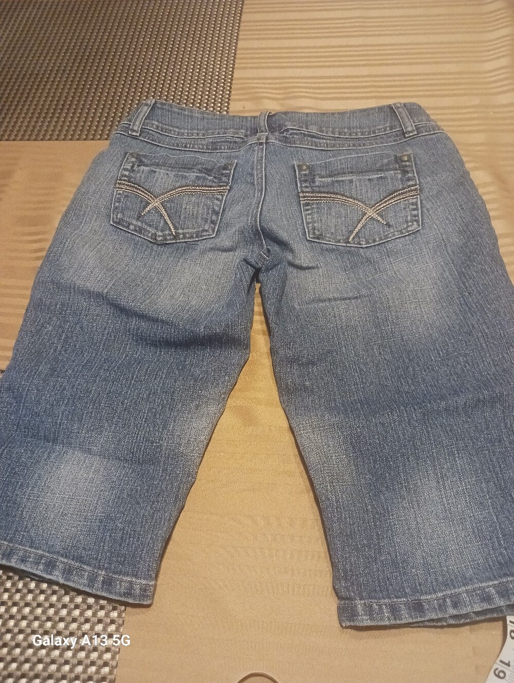 Vanilla Star Knee Shorts - Picture 7 of 7